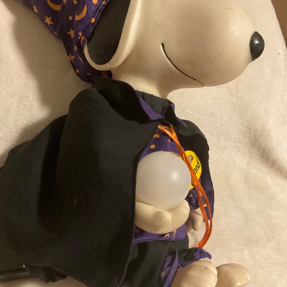 Vintage 90s Snoopy Wizard with Crystal Ball tested Halloween - Picture 2 of 7
